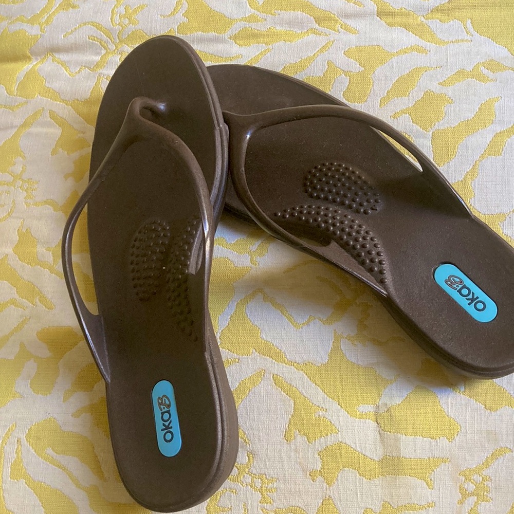 Oka-b thong sandals